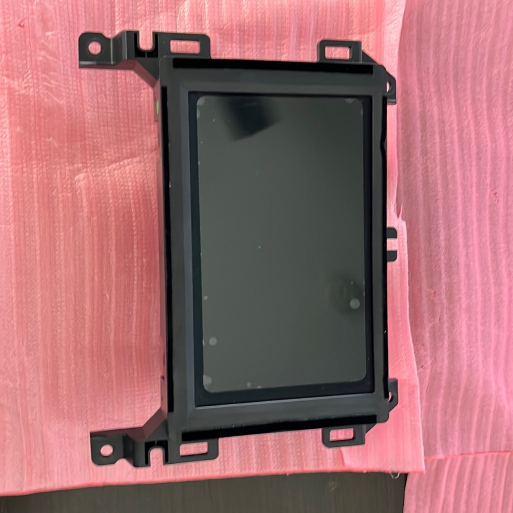 2019 Jeep JL UNLIMITED RADIO w/ apple car play and android auto.